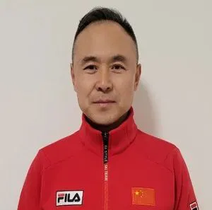 如何根据篮球比赛的不同阶段调整力量训练强度?_0